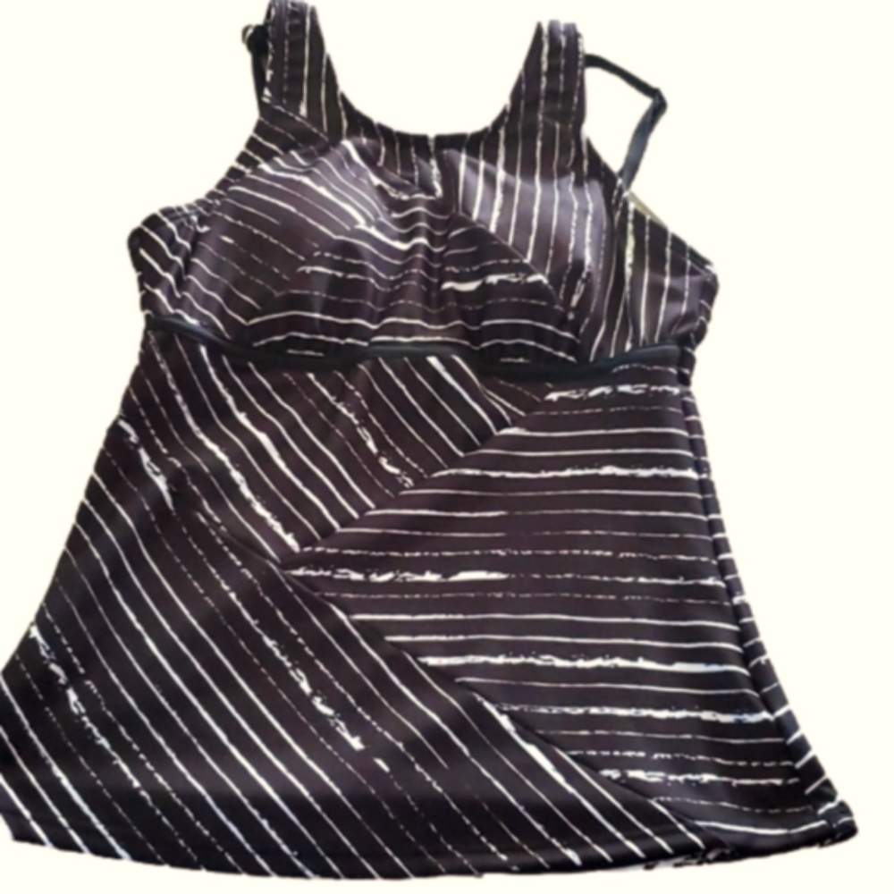 NEXT swim 🏊♀️ suit top Black & White Stripes nwt